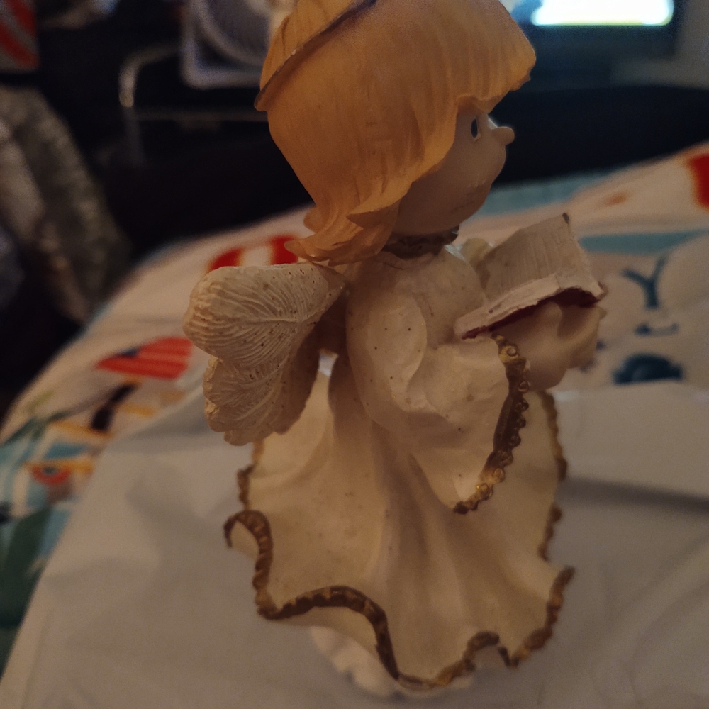 Angel Figurine with Gold Accents 7" Preloved FOR DISPLAY ONLY - Picture 2 of 5